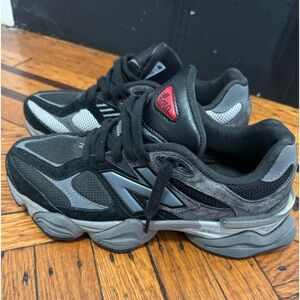 Black New Balance 9060